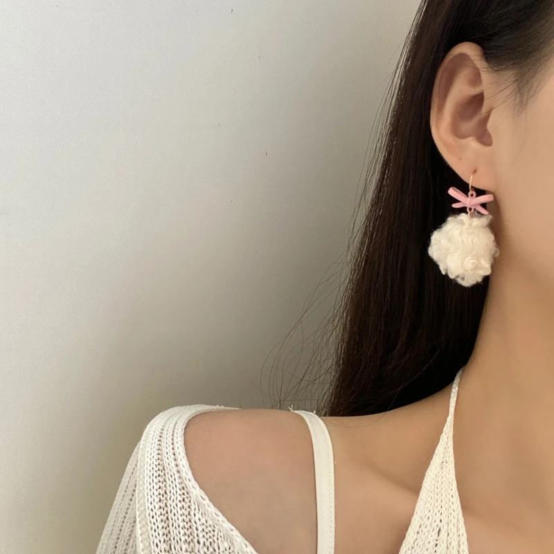 Autumn Winter Jewelry Pompon Earrings 2021 New Design Pink Bowknot Artificial Hair Ball Drop Earrings For Women Girl Gifts
Autumn Winter Jewelry Pompon Earrings 2021 New Design Pink Bowknot Artificial Hair Ball Drop Earrings For Women Girl Gifts