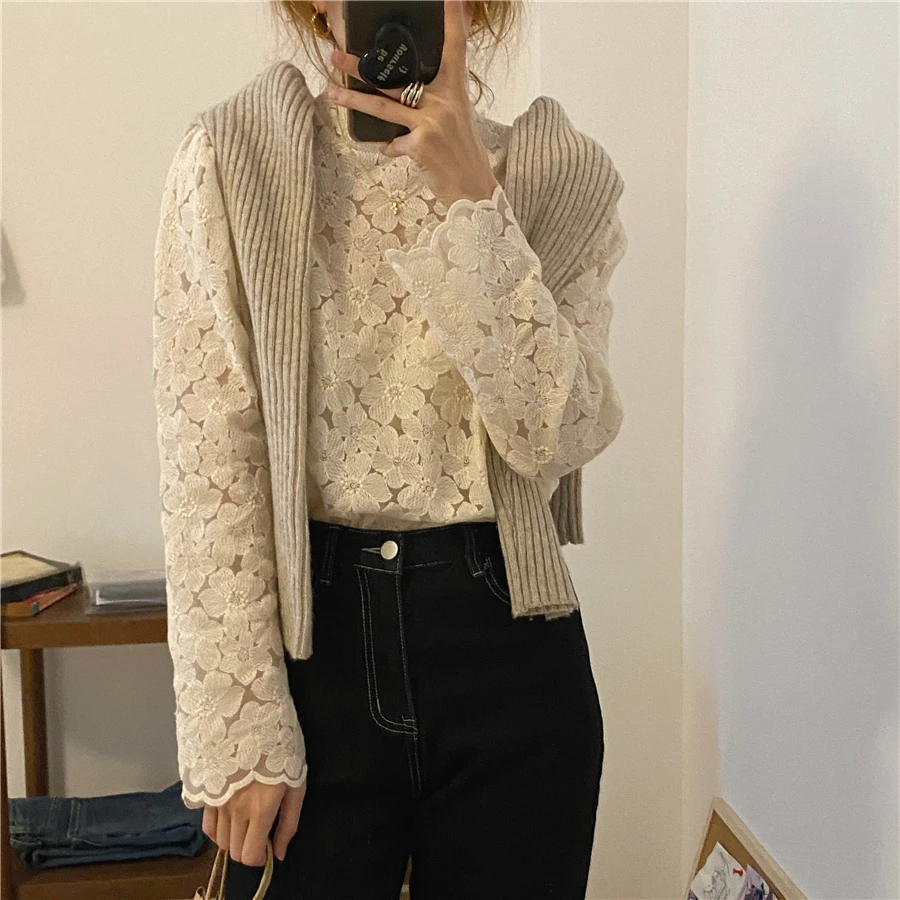 Sweet Stand Lace Sexy Stylish Female Hot Basic Shirts 2021 New Arrival Embroidery Flowers Women All Match Blouses
Sweet Stand Lace Sexy Stylish Female Hot Basic Shirts 2021 New Arrival Embroidery Flowers Women All Match Blouses