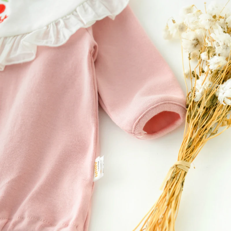 Sweet Fall Baby Girl Clothes Ruffles Doll Collar Cherry Embroidery Print Long Sleeve Baby Romper Princess Baby Bodysuit 0-18M
Sweet Fall Baby Girl Clothes Ruffles Doll Collar Cherry Embroidery Print Long Sleeve Baby Romper Princess Baby Bodysuit 0-18M