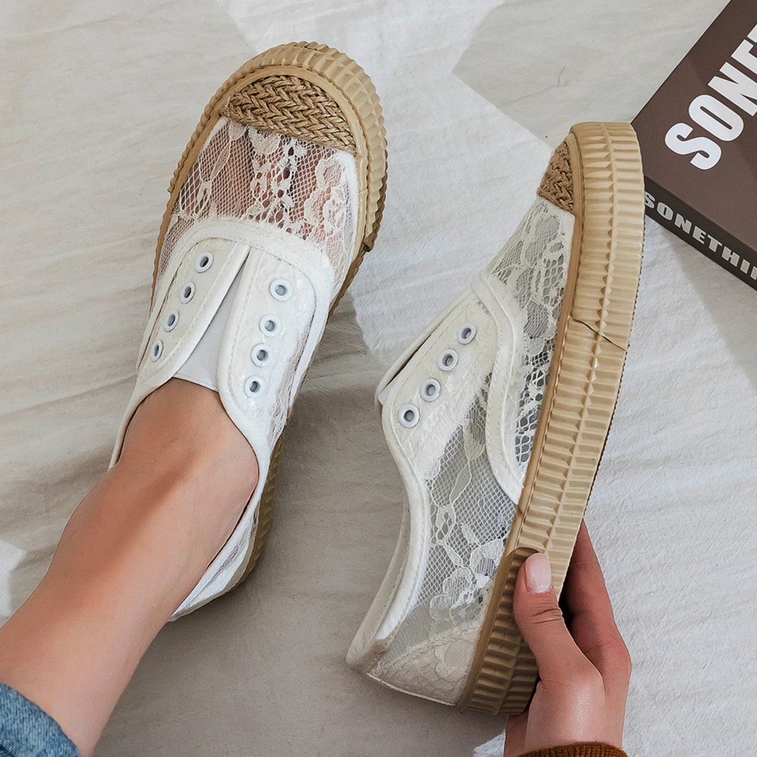 Women's Espadrilles Casual Lace Flat Platform Woman Vulcanize Walking Shoes Sneakers Girls Summer High Top 2021 Fashion Designer
Women's Espadrilles Casual Lace Flat Platform Woman Vulcanize Walking Shoes Sneakers Girls Summer High Top 2021 Fashion Designer
