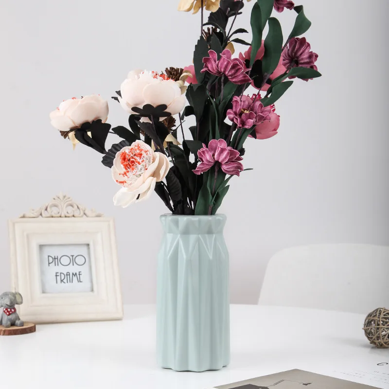 New European-style Simple Plastic Vase, Creative Small Vase Decoration for Living Room, PE Drop-resistant Vase
New European-style Simple Plastic Vase, Creative Small Vase Decoration for Living Room, PE Drop-resistant Vase