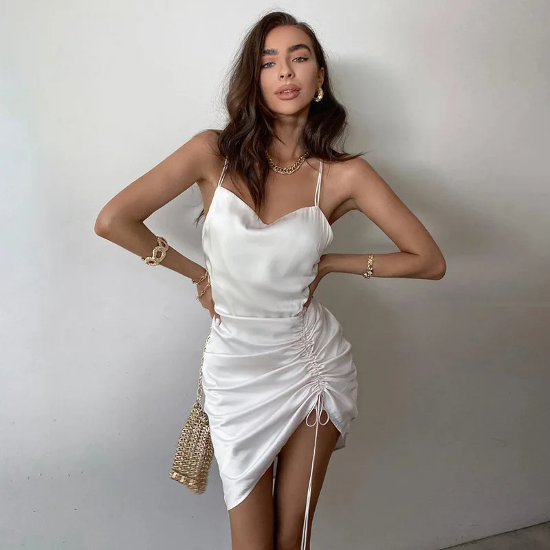 Europe and the United States 2021 spring and summer new women's fashion sexy halter strap pleated dress
Europe and the United States 2021 spring and summer new women's fashion sexy halter strap pleated dress