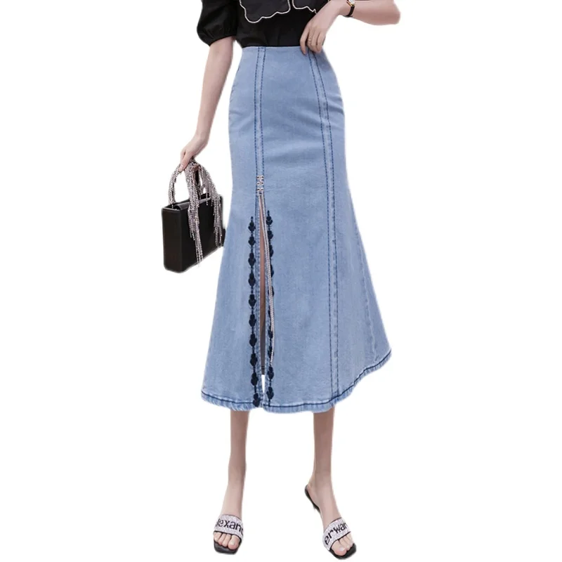 NYFS 2021 Spring Fashion Woman Show Elegant buttocks denim skirt High waist Front split skirt Jeans Skirts
NYFS 2021 Spring Fashion Woman Show Elegant buttocks denim skirt High waist Front split skirt Jeans Skirts