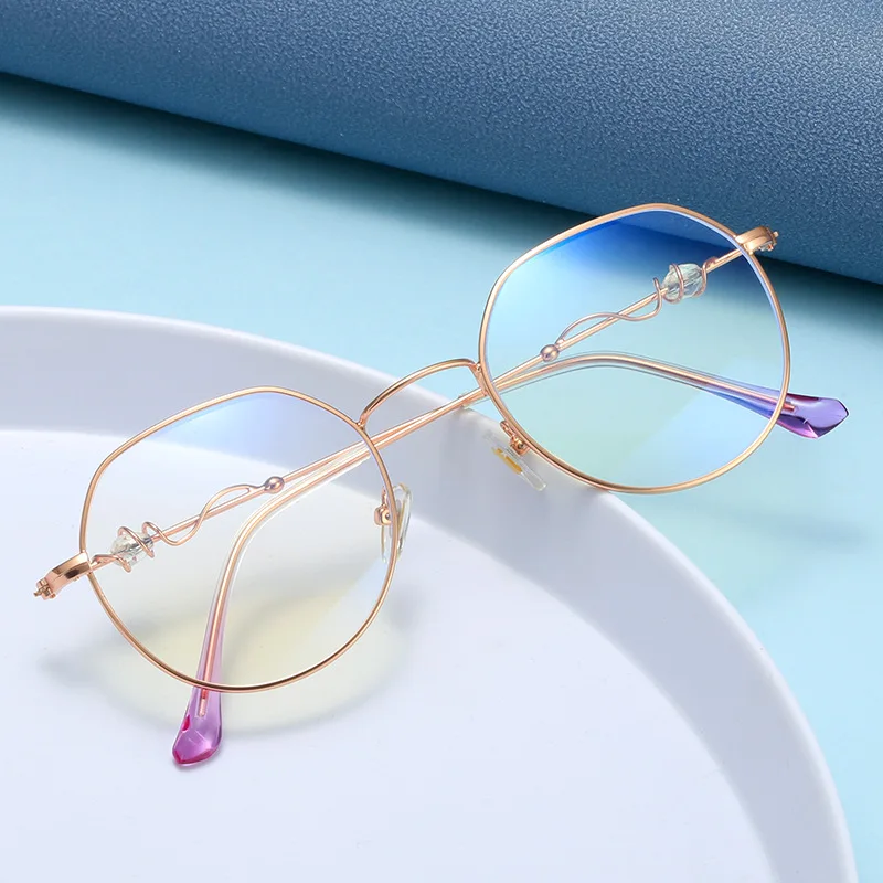 Exquisite and cute literary glasses metal polygon personality anti-blue light flat mirror decoration new retro glasses frame 
Exquisite and cute literary glasses metal polygon personality anti-blue light flat mirror decoration new retro glasses frame