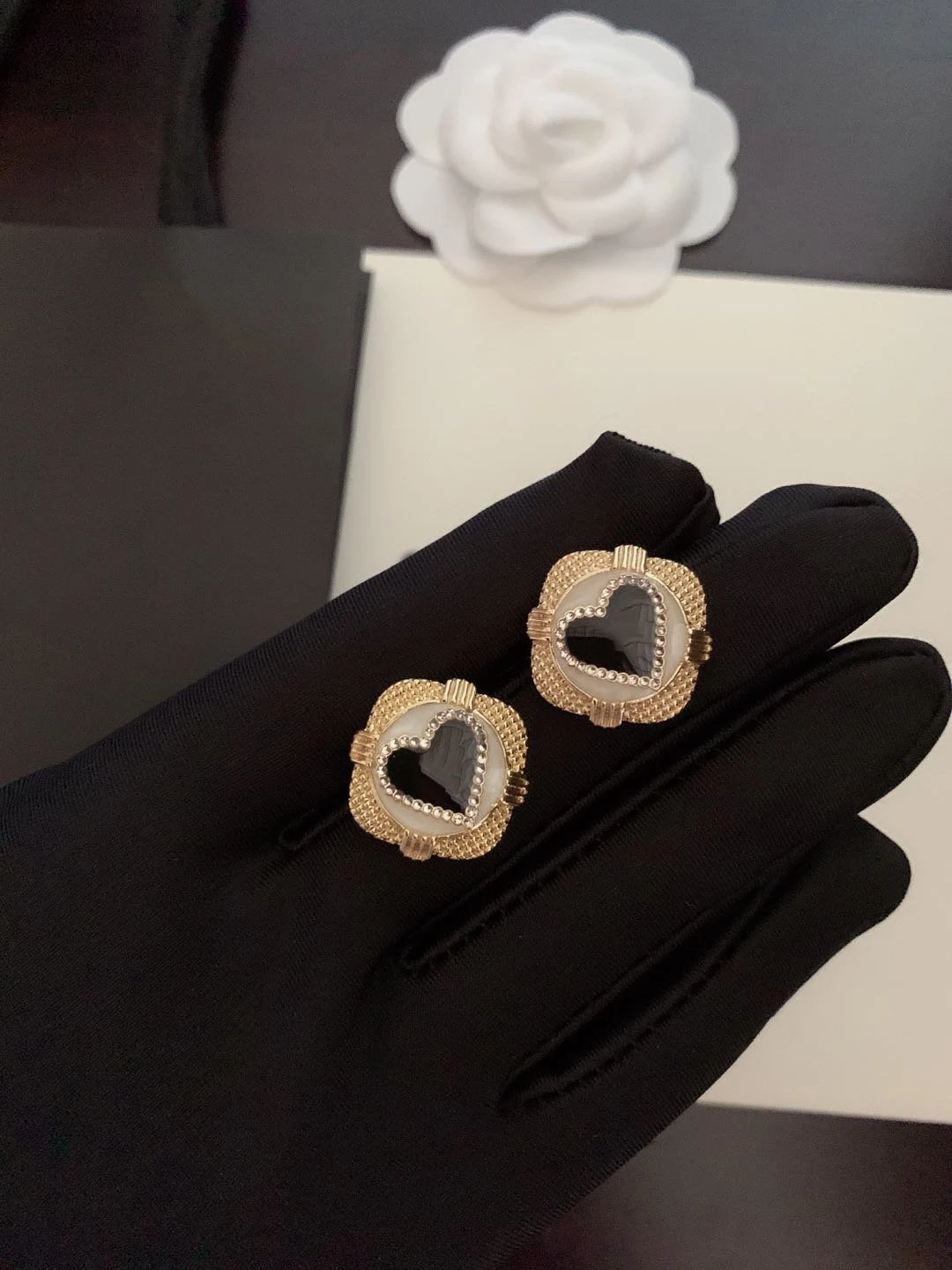 2021 Hot Trend Brand Drop Oil Love Heart Diamond Earrings Ear Studs Everyday Wear Versatile Jewelry Atmosphere Fashion Cute
2021 Hot Trend Brand Drop Oil Love Heart Diamond Earrings Ear Studs Everyday Wear Versatile Jewelry Atmosphere Fashion Cute