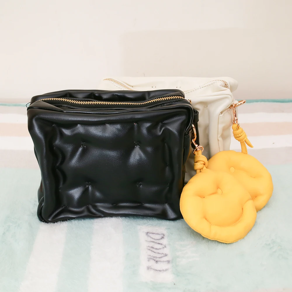 Women's Handbags
Women's Handbags