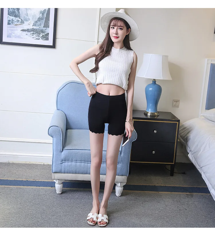 Ice silk Seamless Anti empty Bottoming Safety Pants Women's Ruffled Three point Safety Pants Plus Size Summer Thin leggings
Ice silk Seamless Anti empty Bottoming Safety Pants Women's Ruffled Three point Safety Pants Plus Size Summer Thin leggings