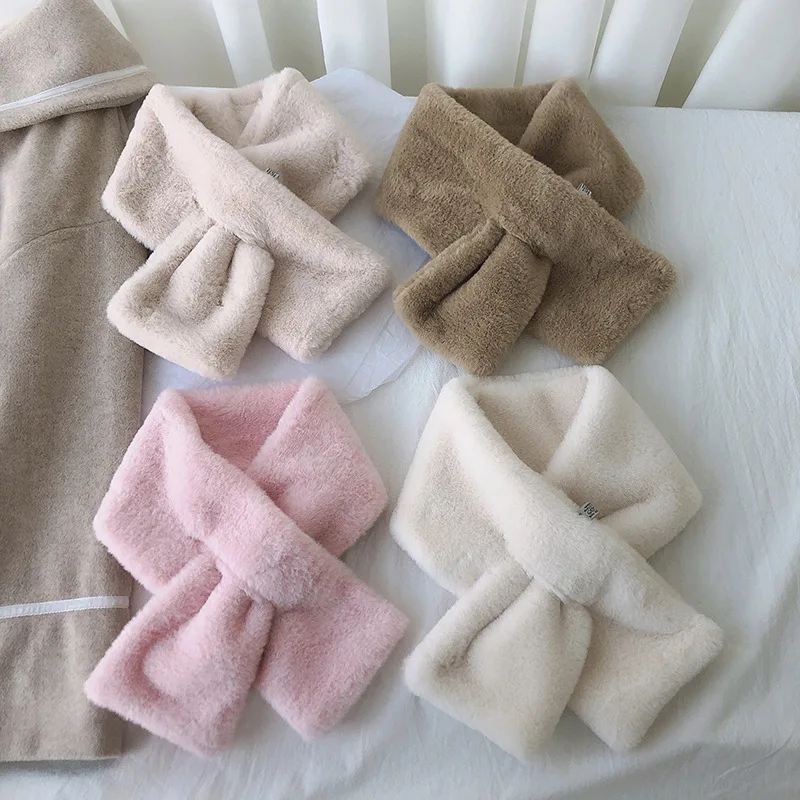 Women Fake Collars Fashion Rabbit Fur Scarf Winter Warm Bowknots Windproof Cross False Collar Female Neck Guard Scarves
Women Fake Collars Fashion Rabbit Fur Scarf Winter Warm Bowknots Windproof Cross False Collar Female Neck Guard Scarves