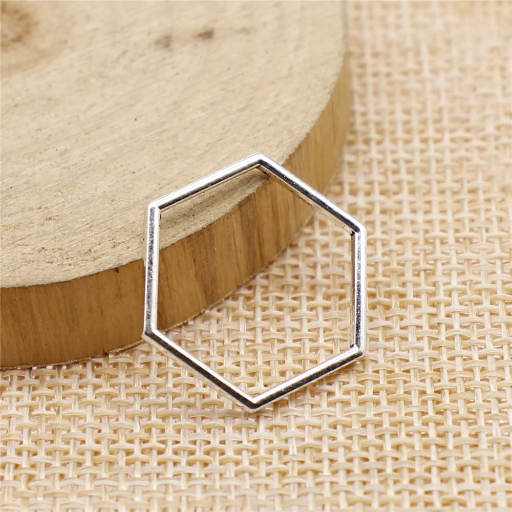 20Pcs 20x20mm Antique Silver Color Hexagonal Honeycomb Charms Antique Jewelry Making DIY Handmade Craft
20Pcs 20x20mm Antique Silver Color Hexagonal Honeycomb Charms Antique Jewelry Making DIY Handmade Craft