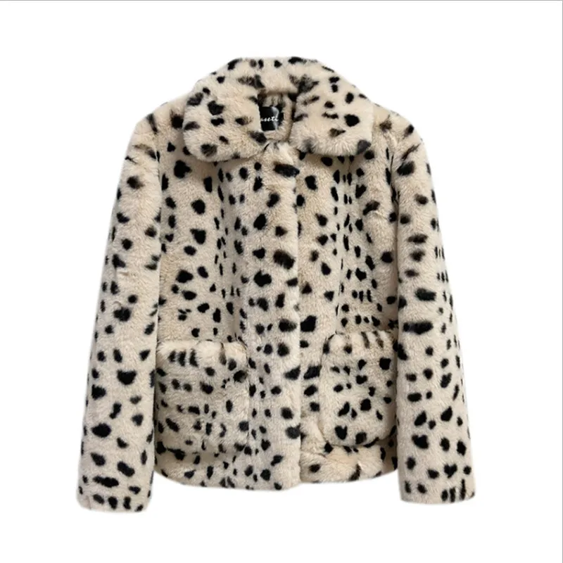 2022 Women Winter New Fashion Leopard Faux Fur Coat Korean Lapel Long Sleeve Short Loose Warm lambswool Fur Jacket Female H1869
2022 Women Winter New Fashion Leopard Faux Fur Coat Korean Lapel Long Sleeve Short Loose Warm lambswool Fur Jacket Female H1869