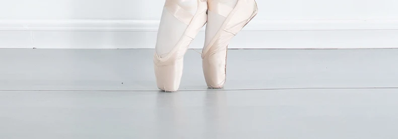 New professional non-slip female summer thin gym air Pilates dance long socks 2054
New professional non-slip female summer thin gym air Pilates dance long socks 2054
