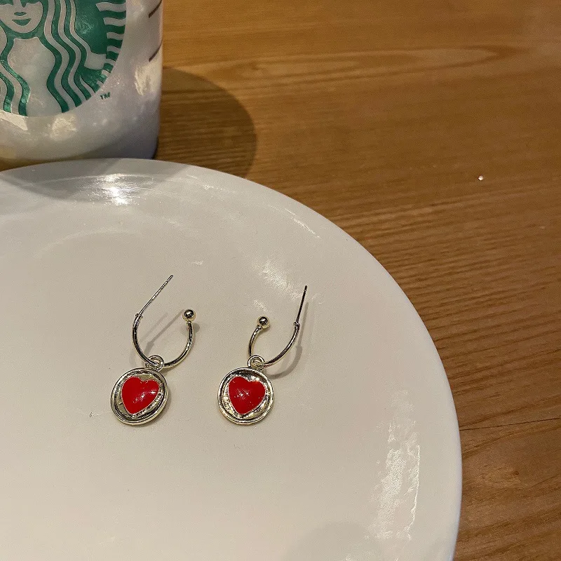 Sweet Enamel Heart Hook Earrings for Women Girl Gold Color Metal Love Heart Hanging Dangle Earrings Vintage Jewelry 
Sweet Enamel Heart Hook Earrings for Women Girl Gold Color Metal Love Heart Hanging Dangle Earrings Vintage Jewelry