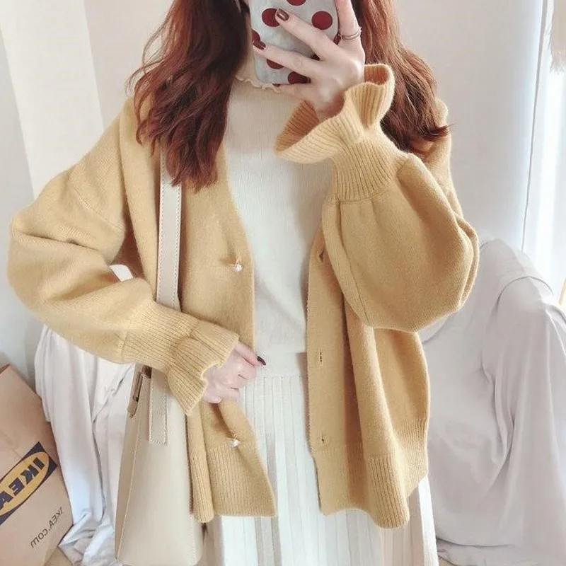 GOOHOJIO Women Vintage Cardigan Sweater Female Fashion Autumn Warm Long Flare Sleeve Outerwear Ladies Chic England Style Tops
GOOHOJIO Women Vintage Cardigan Sweater Female Fashion Autumn Warm Long Flare Sleeve Outerwear Ladies Chic England Style Tops