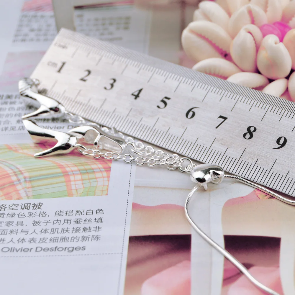 Fashion Creative Gift Jewelry High Quality Woman Sterling Silver Necklace Solid 925 Silver Heel Necklace Clothes Pendant
Fashion Creative Gift Jewelry High Quality Woman Sterling Silver Necklace Solid 925 Silver Heel Necklace Clothes Pendant