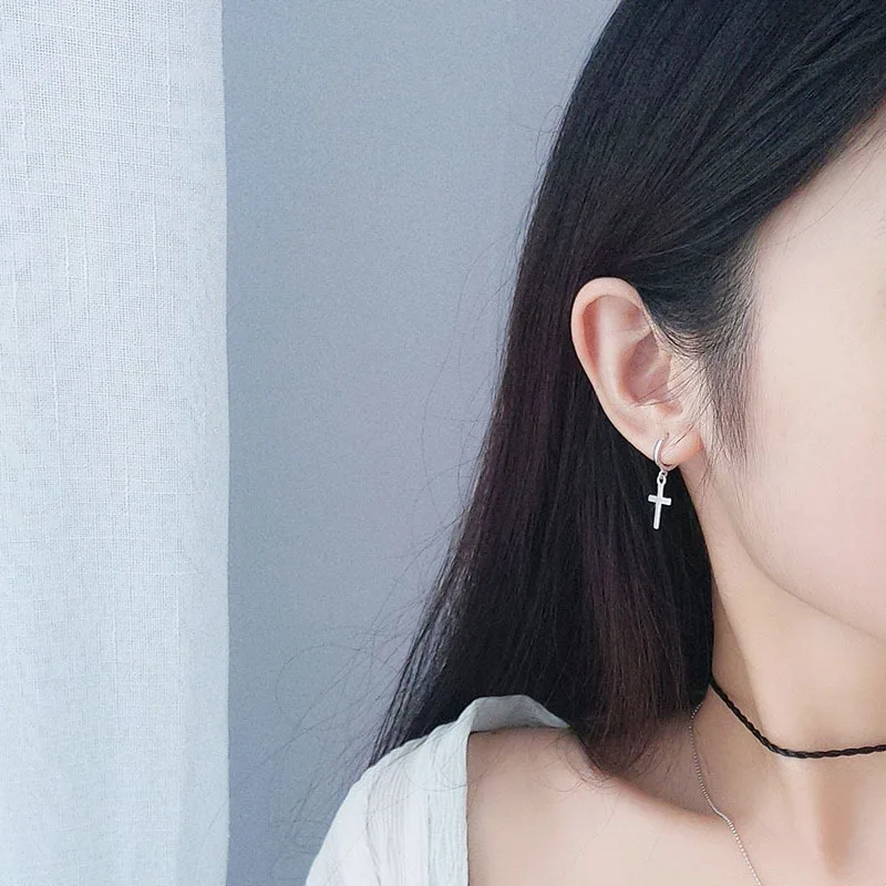 S925 Sterling Silver Cross Earrings Buckle Trend Personality Unisex Anti-allergic Hoop Earring Fashion Jewelry
S925 Sterling Silver Cross Earrings Buckle Trend Personality Unisex Anti-allergic Hoop Earring Fashion Jewelry