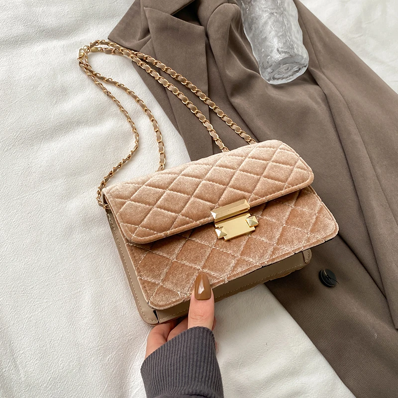 2022 New Fashion Women Bag Brand Female Bag Winter Suede Diamond Sewing Leather Inclined Shoulder Bag Pink Bag Handbag Girl
2022 New Fashion Women Bag Brand Female Bag Winter Suede Diamond Sewing Leather Inclined Shoulder Bag Pink Bag Handbag Girl