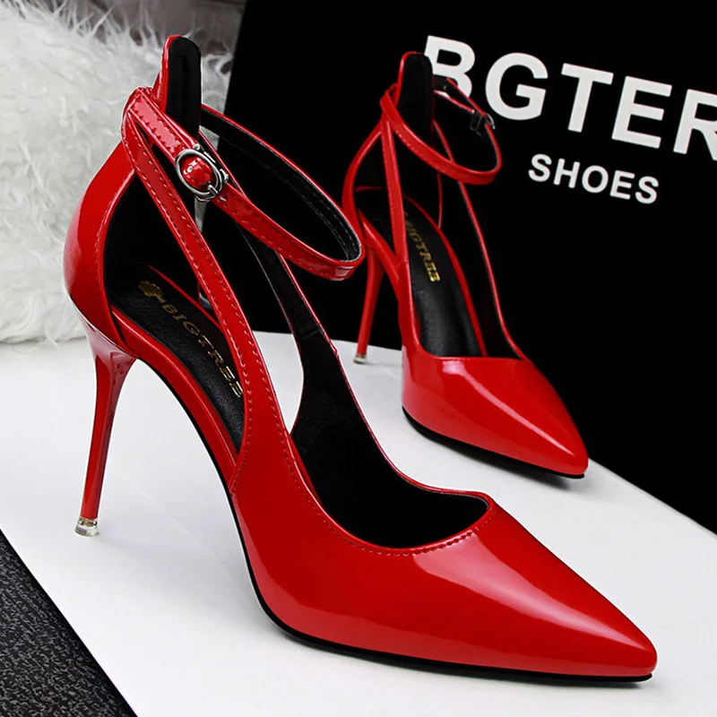 Shoes Hollow Out Woman Pumps Red High Heels 2020 Sexy Women Heels Stiletto Wedding Shoes Buckle Party Shoes Female Shoes
Shoes Hollow Out Woman Pumps Red High Heels 2020 Sexy Women Heels Stiletto Wedding Shoes Buckle Party Shoes Female Shoes