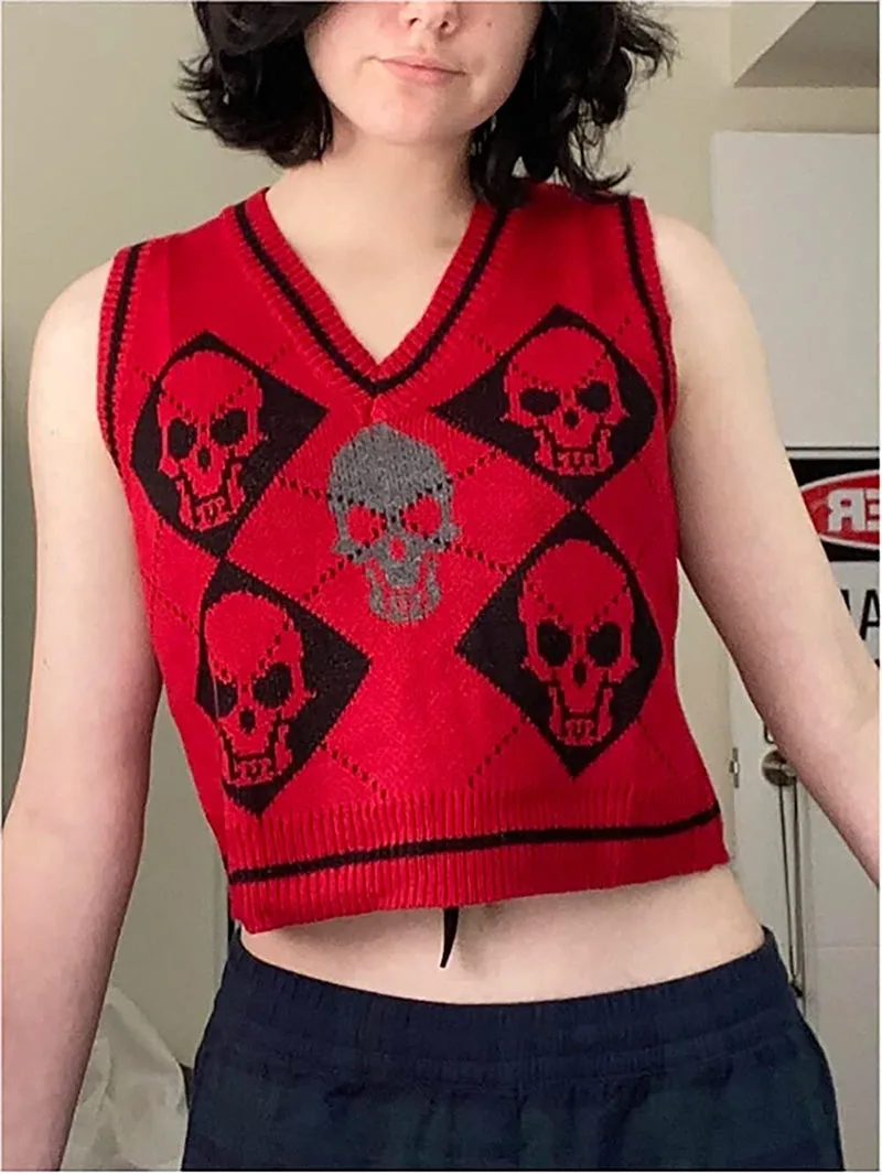 Women's Sweater Vest Argyle Skull Pattern Knit Sweater Vest Loose V Neck Sleeveless Gothic Pullover Cropped Tank Top Y2k Autumn
Women's Sweater Vest Argyle Skull Pattern Knit Sweater Vest Loose V Neck Sleeveless Gothic Pullover Cropped Tank Top Y2k Autumn