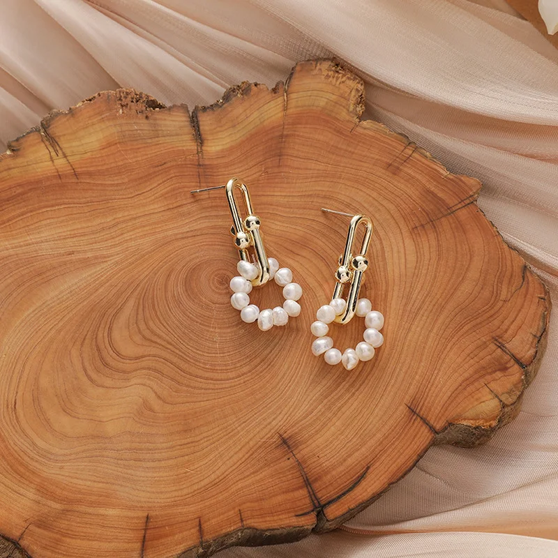LOVOACC Dainty Natural Freshwater Pearl Earrings for Women Gold Color Horseshoe Buckle Round Geometric Dangle Earrings Brincos
LOVOACC Dainty Natural Freshwater Pearl Earrings for Women Gold Color Horseshoe Buckle Round Geometric Dangle Earrings Brincos