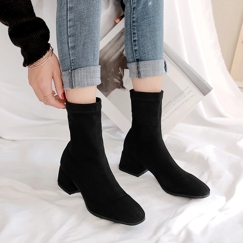 2020 New Flock Ankle Boots Women For Autumn Winter Fashion Square Toe heel Zipper Woman Chelsea Boots Plus size 33-43
2020 New Flock Ankle Boots Women For Autumn Winter Fashion Square Toe heel Zipper Woman Chelsea Boots Plus size 33-43