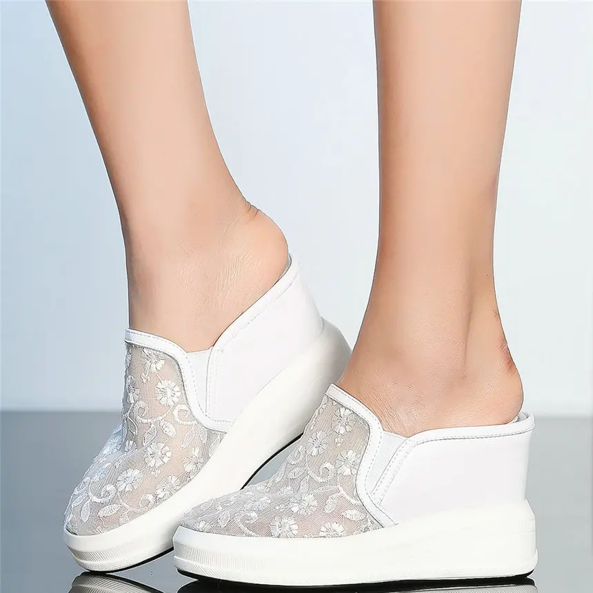 Slippers Women Genuine Leather Wedges High Heel Gladiator Sandals Female Breathable Lace Round Toe Fashion Sneakers Casual Shoes
Slippers Women Genuine Leather Wedges High Heel Gladiator Sandals Female Breathable Lace Round Toe Fashion Sneakers Casual Shoes