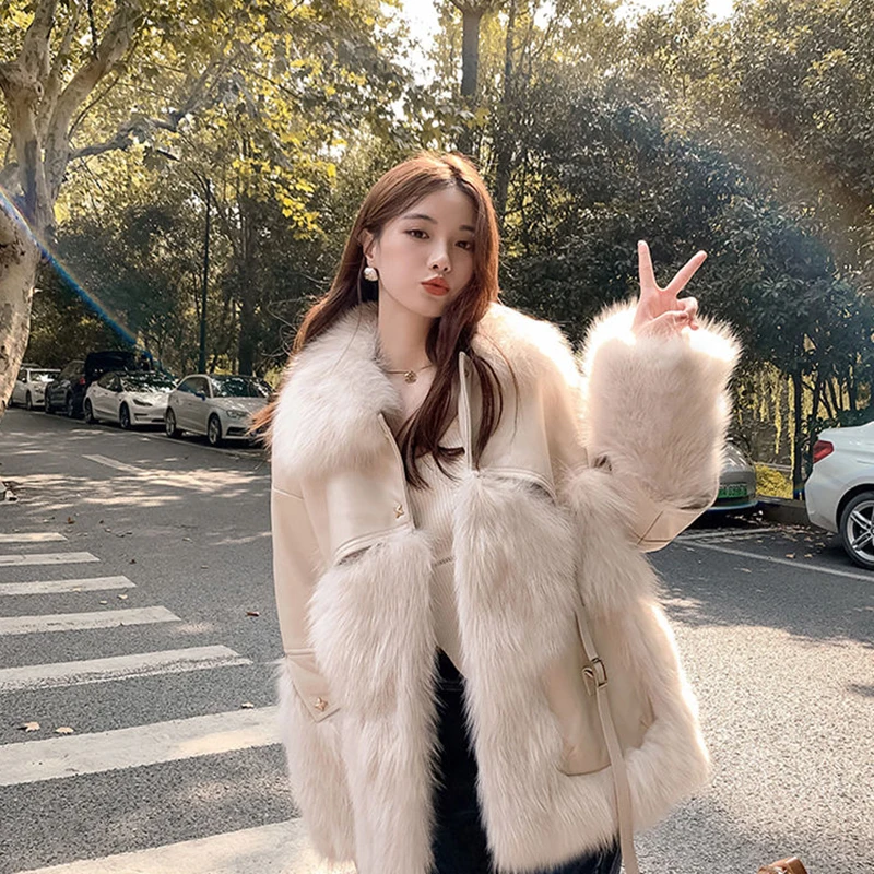 2022 New Winter Faux Fur Leather Jacket Elegant Faux Sheepskin Leather Fur Coats Thicken Fashion Rivet Aviator Outwear
2022 New Winter Faux Fur Leather Jacket Elegant Faux Sheepskin Leather Fur Coats Thicken Fashion Rivet Aviator Outwear