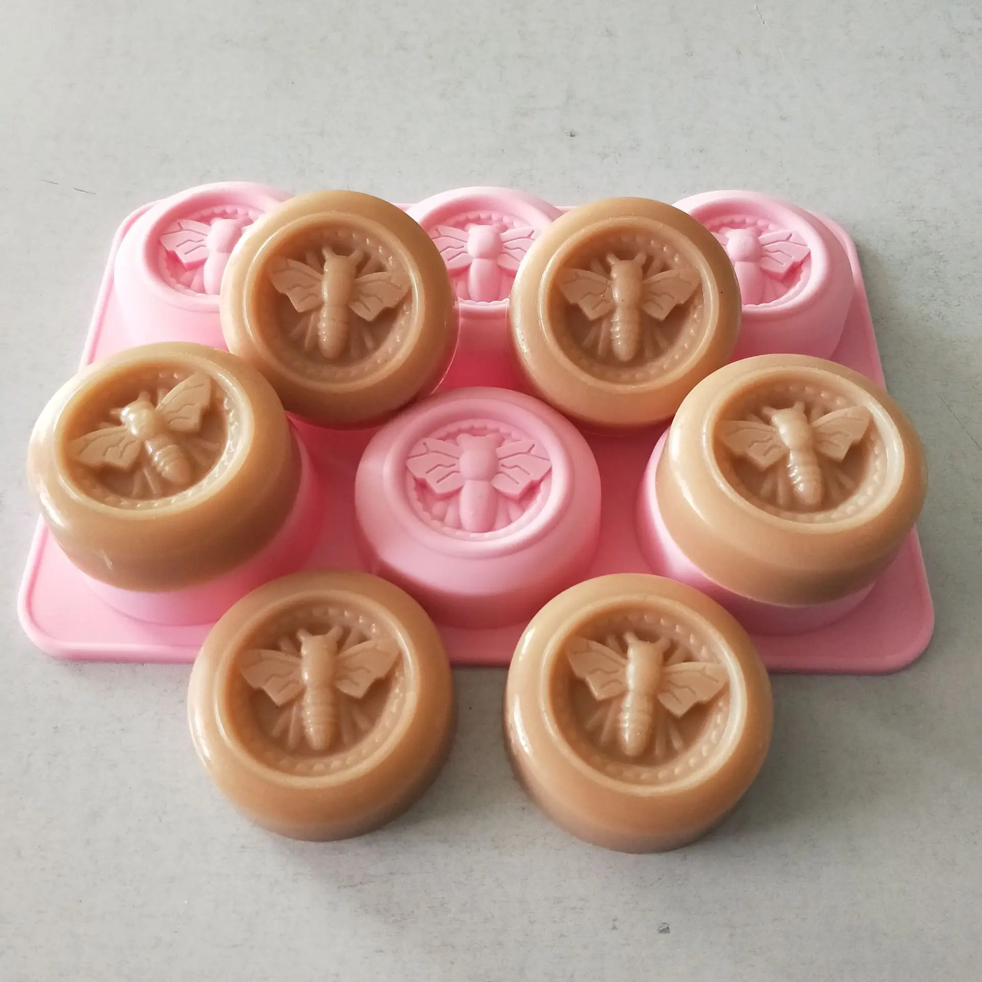 3D Bees Essential Oil Soap Silicone Mold Round Shape DIY New Honey Cake Chocolate Handmade Candle Mold Supplies
3D Bees Essential Oil Soap Silicone Mold Round Shape DIY New Honey Cake Chocolate Handmade Candle Mold Supplies