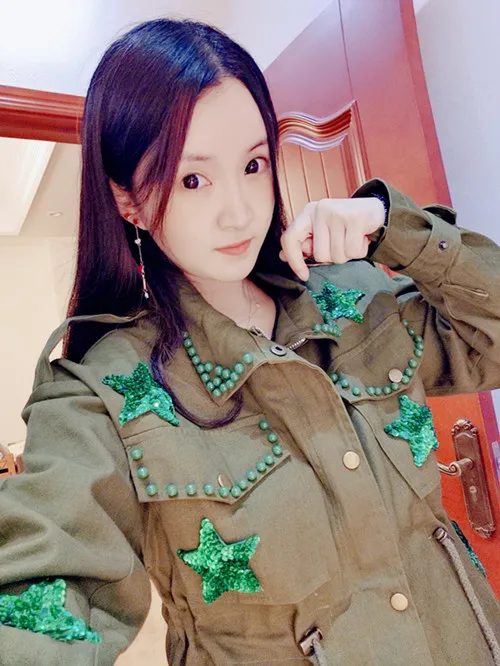 2020 New Sale Bomber Jaquetas Feminino Jacket Casaco Women's Army Overalls Wind Heavy Industry Hand Beaded Stars Cotton Women
2020 New Sale Bomber Jaquetas Feminino Jacket Casaco Women's Army Overalls Wind Heavy Industry Hand Beaded Stars Cotton Women