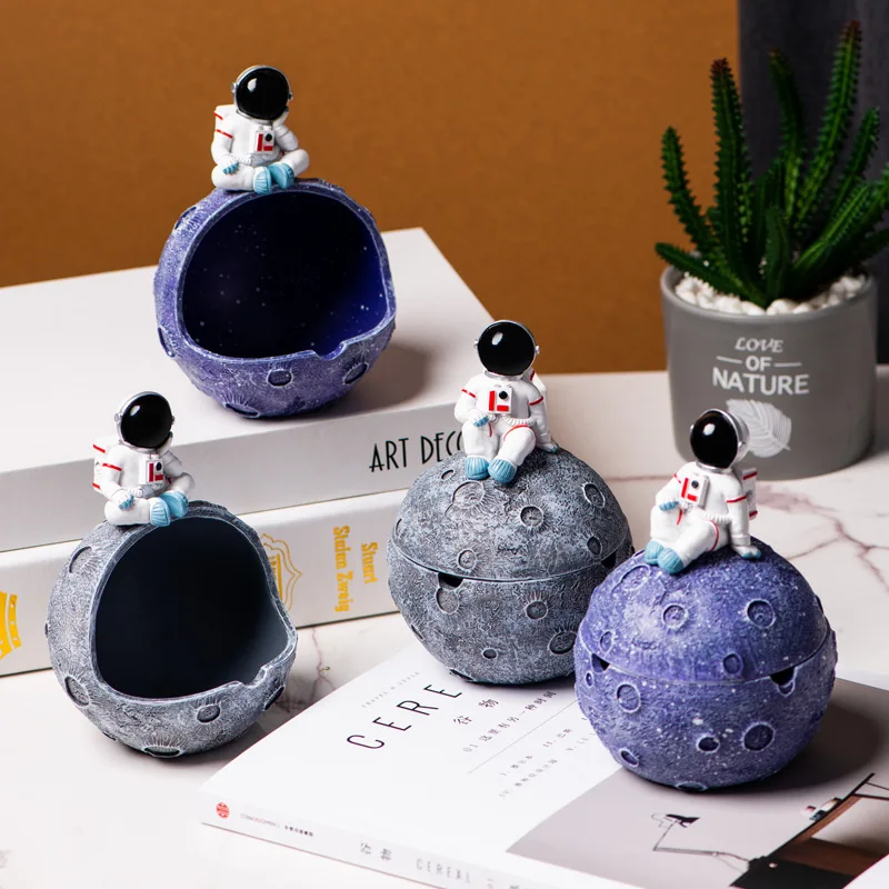 YHG28 Creativity Astronaut Ashtray with Cover Fashion Household Living Room Decorations Astronaut Ornaments Customized Wholesale
YHG28 Creativity Astronaut Ashtray with Cover Fashion Household Living Room Decorations Astronaut Ornaments Customized Wholesale