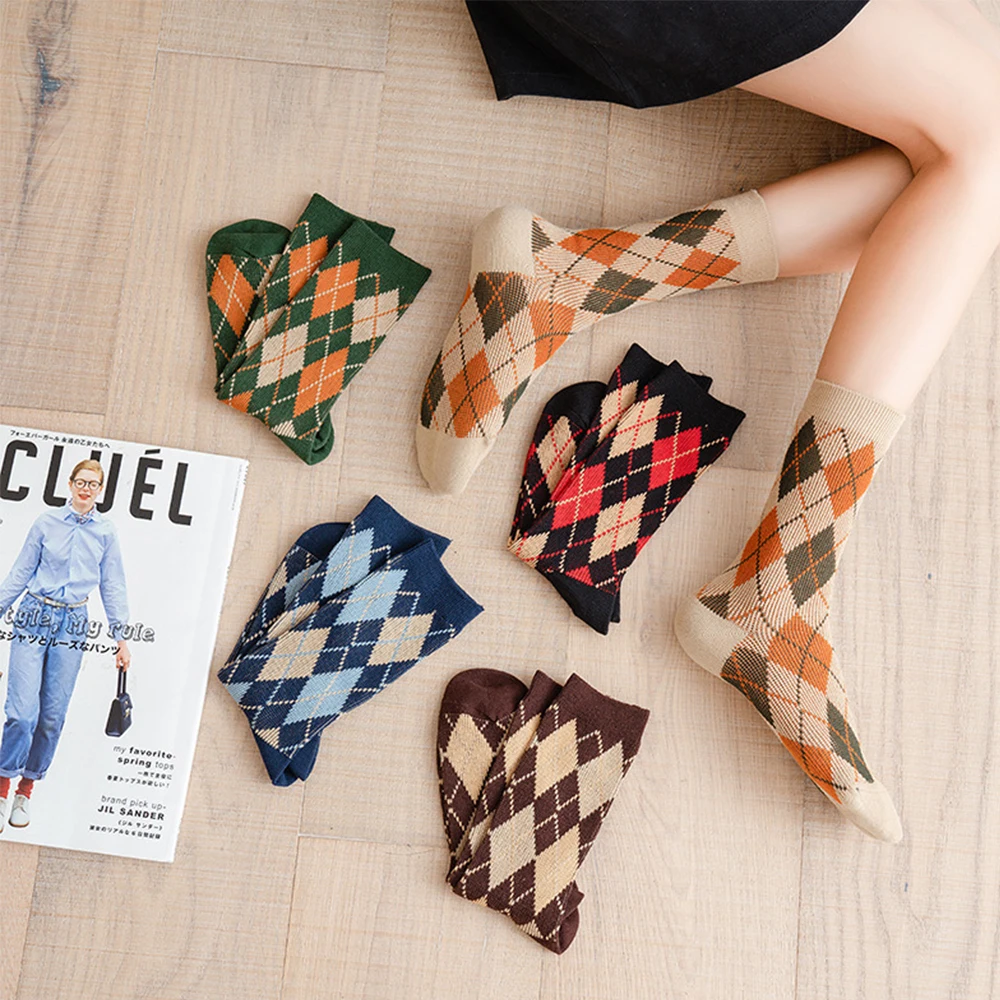 Women Socks Autumn New Socks Fashion Lattice Cotton Preppy Style Casual Deodorant Socks Female Socks High Quality
Women Socks Autumn New Socks Fashion Lattice Cotton Preppy Style Casual Deodorant Socks Female Socks High Quality
