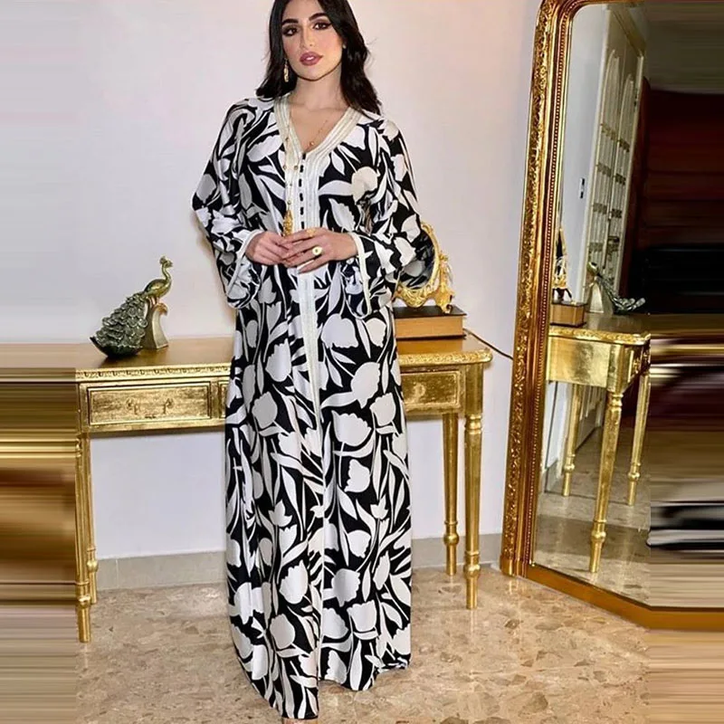 Europe and the Middle East women's clothing abaya print long Muslim ladies floral dress ladies home wear Dubai Saudi Arabia wome
Europe and the Middle East women's clothing abaya print long Muslim ladies floral dress ladies home wear Dubai Saudi Arabia wome