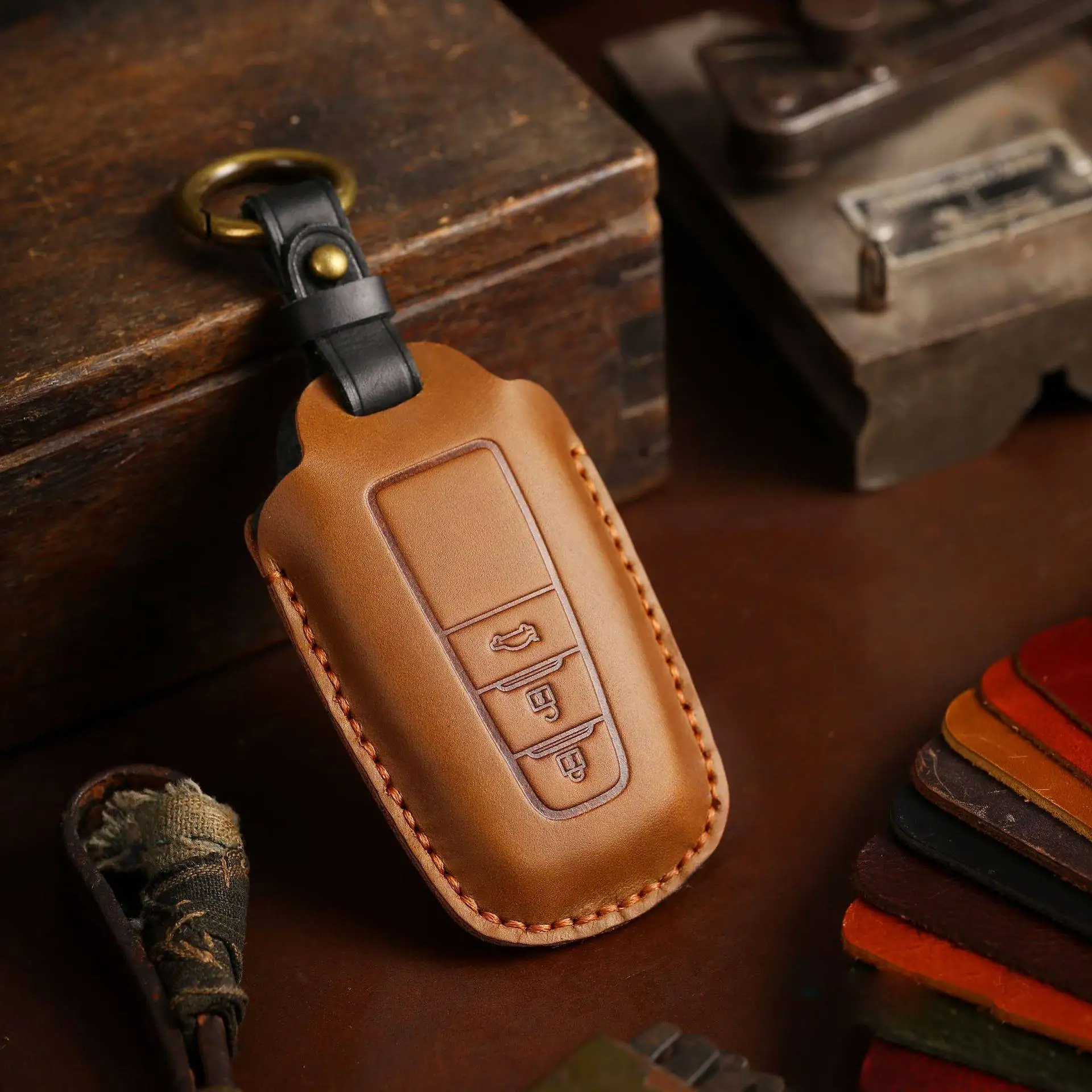 Luxury Car Key Case Cover Genuine Leather Accessories Keychain Fob Protector for Toyota Camry Avalon Auto Keyring Holder Bag
Luxury Car Key Case Cover Genuine Leather Accessories Keychain Fob Protector for Toyota Camry Avalon Auto Keyring Holder Bag