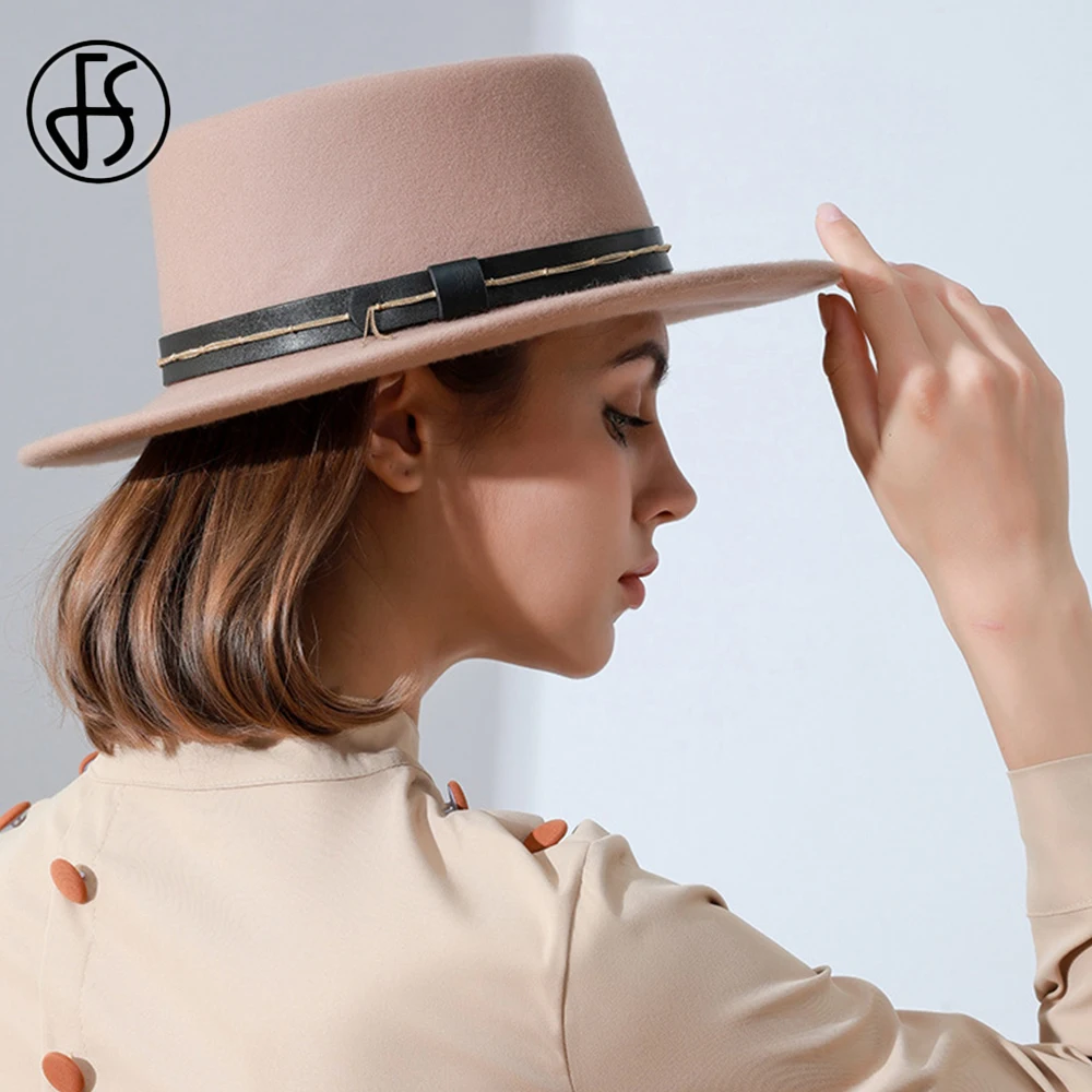 FS Fashion Wool Felt Flat Dome Fedoras Caps With Belt Big Brim Hats For Women Bride Wedding Church Hats Lady Derby Cloche Cap
FS Fashion Wool Felt Flat Dome Fedoras Caps With Belt Big Brim Hats For Women Bride Wedding Church Hats Lady Derby Cloche Cap
