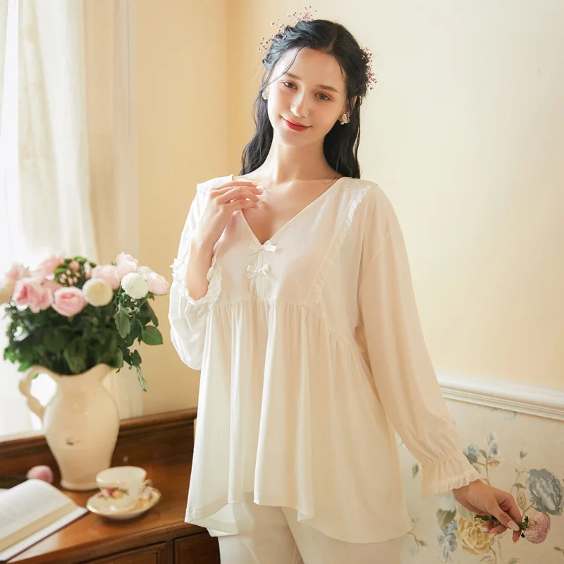 Female Long-Sleeved Cotton Pajamas Autumn Retro Trousers Loose Pijamas Women Court-Style Two-Piece Sleepwear White Home Suit
Female Long-Sleeved Cotton Pajamas Autumn Retro Trousers Loose Pijamas Women Court-Style Two-Piece Sleepwear White Home Suit