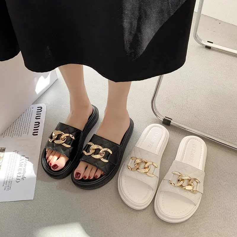 Beach Shoes Rivet Womens Slippers Outdoor Platform Pantofle Luxury Slides Sabot Flat Rubber 2021 Designer Soft PU Basic Metal De
Beach Shoes Rivet Womens Slippers Outdoor Platform Pantofle Luxury Slides Sabot Flat Rubber 2021 Designer Soft PU Basic Metal De