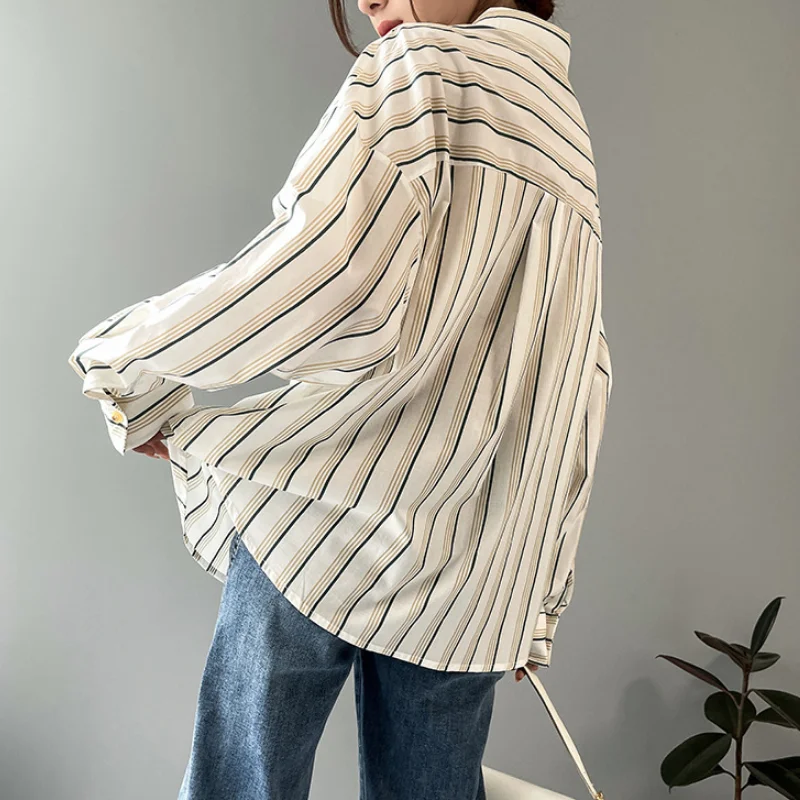 2021 Lapel Chiffon Shirt Women's Tops Spring Summer New Product Fashion Stripe Commute Loose Female Design Blouse Temperament
2021 Lapel Chiffon Shirt Women's Tops Spring Summer New Product Fashion Stripe Commute Loose Female Design Blouse Temperament