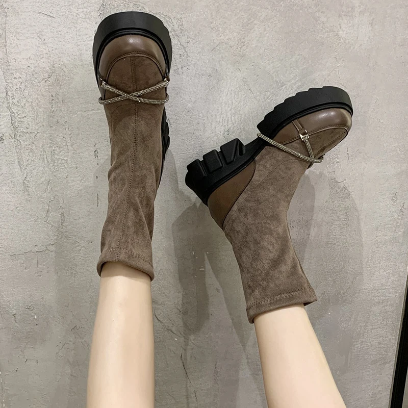 Rimocy Fashion Crystal Strap Women Boots Winter Mid Calf Elastic Slip on Platform Boots Woman Thick Sole Faux Suede Botas Mujer
Rimocy Fashion Crystal Strap Women Boots Winter Mid Calf Elastic Slip on Platform Boots Woman Thick Sole Faux Suede Botas Mujer