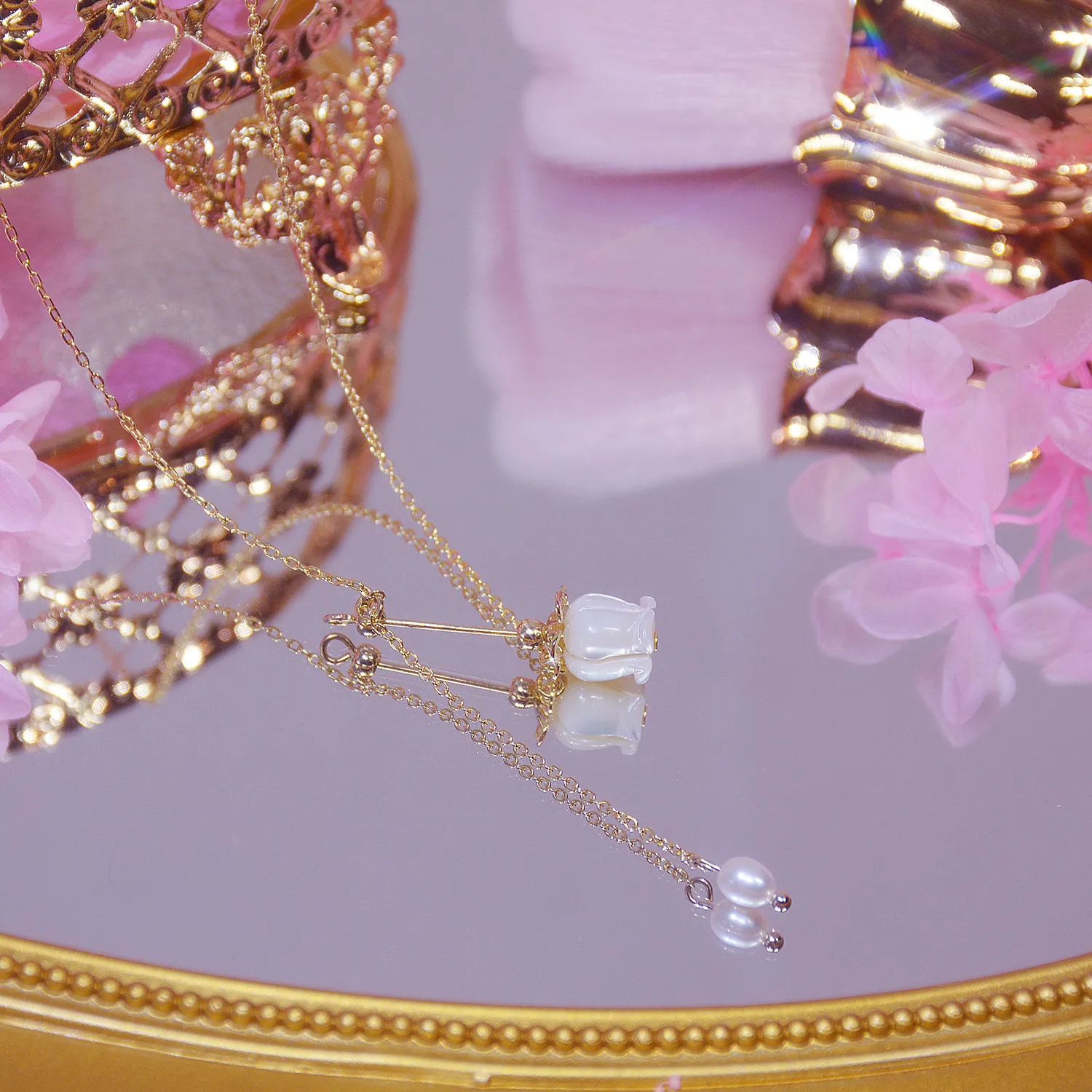 Elegant Exquisite 14K Real Gold Vintage Gentle Freshwater Pearl Shell Rose Flower Design Sense Necklace for Women
Elegant Exquisite 14K Real Gold Vintage Gentle Freshwater Pearl Shell Rose Flower Design Sense Necklace for Women