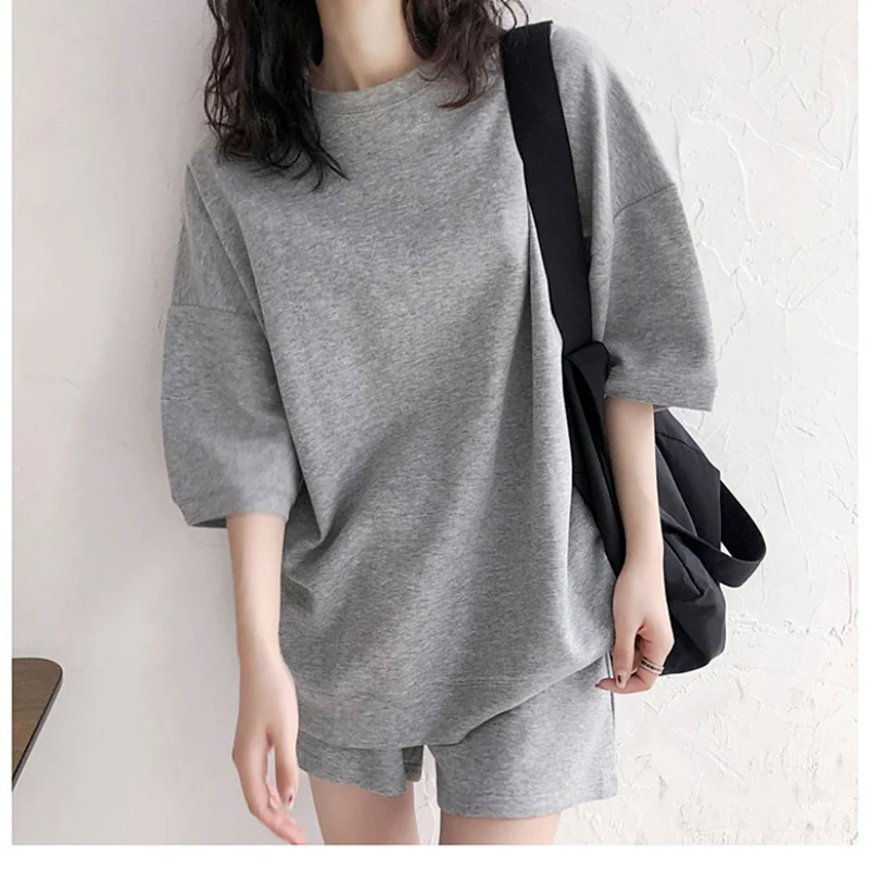ICCLEK2021 New Fashion Suit Short-sleeved T-shirt Women's Casual Two-piece High-waist Plus Size Shorts Sports Suit Women
ICCLEK2021 New Fashion Suit Short-sleeved T-shirt Women's Casual Two-piece High-waist Plus Size Shorts Sports Suit Women