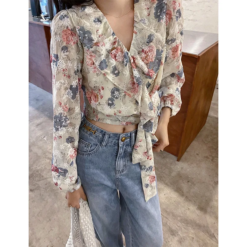 stu chiffon Sze shirt women's design minority summer V-neck short bandage floral bubble sleeve top
stu chiffon Sze shirt women's design minority summer V-neck short bandage floral bubble sleeve top