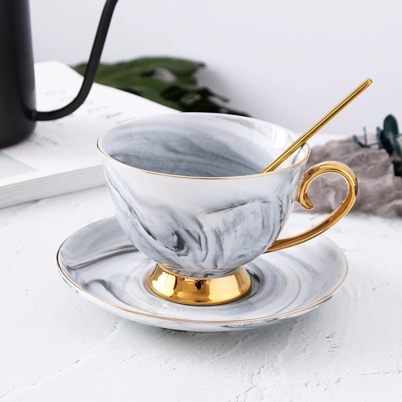 Gold Rim Tea Cup Saucers Set Ceramic Design European Mug Porcelain Turkish Coffe Cups Tazas De Ceramica Espresso Cup AC50CU 
Gold Rim Tea Cup Saucers Set Ceramic Design European Mug Porcelain Turkish Coffe Cups Tazas De Ceramica Espresso Cup AC50CU