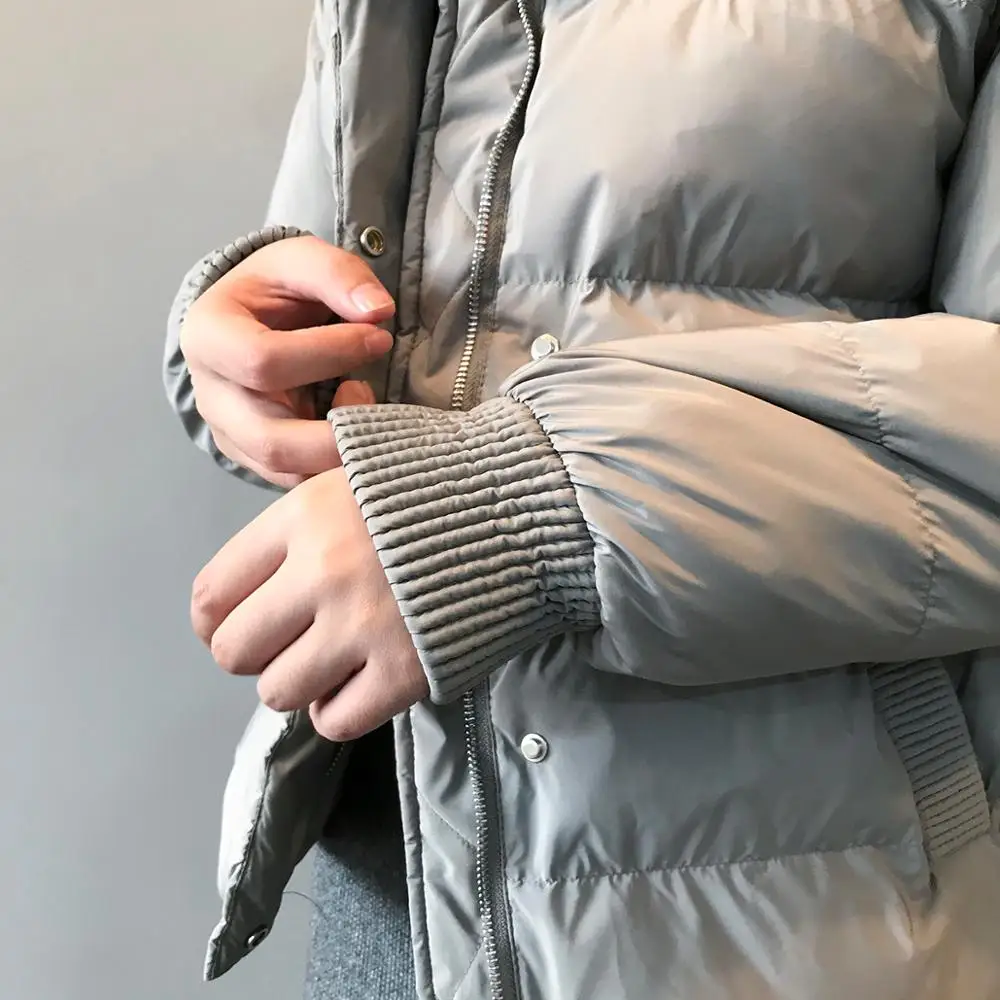 The new winter 2020 down jacket for women thick warm chic coat for women Office ladies thickened warm warm coat for women
The new winter 2020 down jacket for women thick warm chic coat for women Office ladies thickened warm warm coat for women