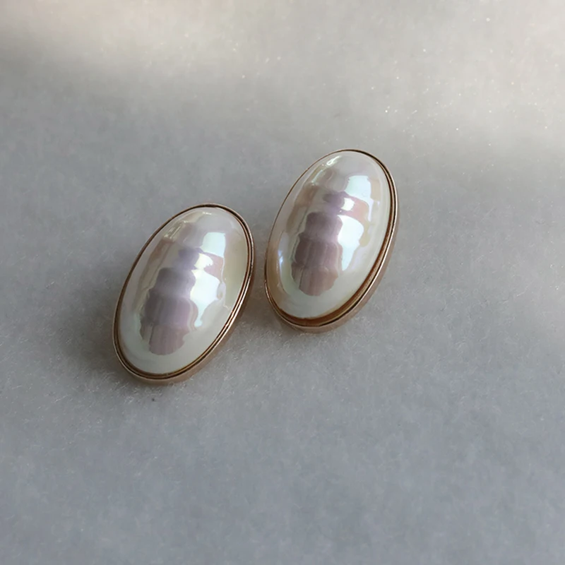 Peri'sBox 2019 Trendy Oval Shape 3D White Acrylic Rings Big Size Gold Geometric Rings for Women Vintage Textured Statement Rings
Peri'sBox 2019 Trendy Oval Shape 3D White Acrylic Rings Big Size Gold Geometric Rings for Women Vintage Textured Statement Rings