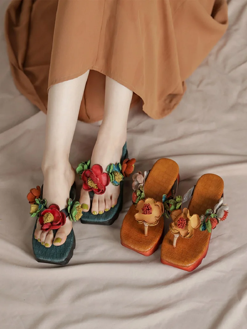 Cowhide Thick-Soled Mid-Heel Ladies Flip-Flops Summer Fashion And Elegant Flowers Casual Slippers Non-Slip Wear-Resistant.
Cowhide Thick-Soled Mid-Heel Ladies Flip-Flops Summer Fashion And Elegant Flowers Casual Slippers Non-Slip Wear-Resistant.