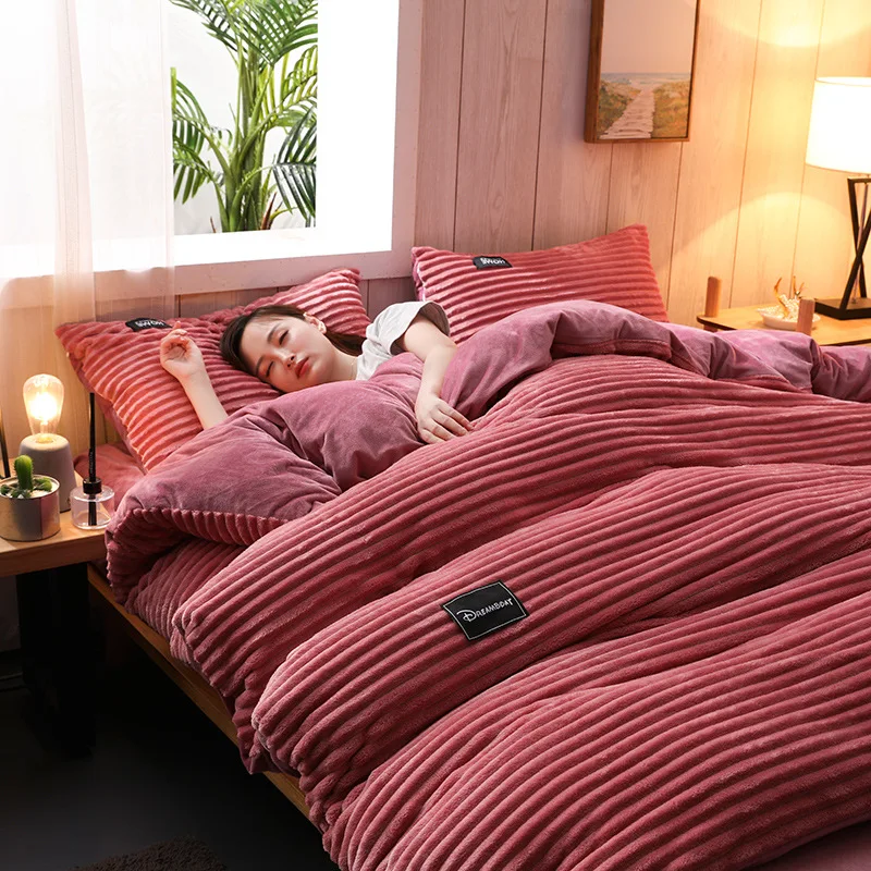 Thickened magic velvet four-piece set of winter warm sheets is set flannel bedding crystal coral velvet 4-piece set
Thickened magic velvet four-piece set of winter warm sheets is set flannel bedding crystal coral velvet 4-piece set