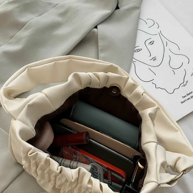 Crossbody Bags Women Bucket-bag Pleated Office Ladies All-match Solid Simple Large-capacity Soft Elegant Fashion Chic Handbags
Crossbody Bags Women Bucket-bag Pleated Office Ladies All-match Solid Simple Large-capacity Soft Elegant Fashion Chic Handbags