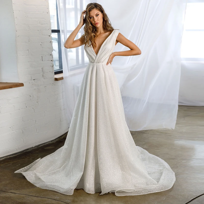 Glitter Sleeveless Deep V Neck A Line Wedding Dresses For Bride Party Tank Simple Sweep Train Bridal Gowns vestido branco
Glitter Sleeveless Deep V Neck A Line Wedding Dresses For Bride Party Tank Simple Sweep Train Bridal Gowns vestido branco