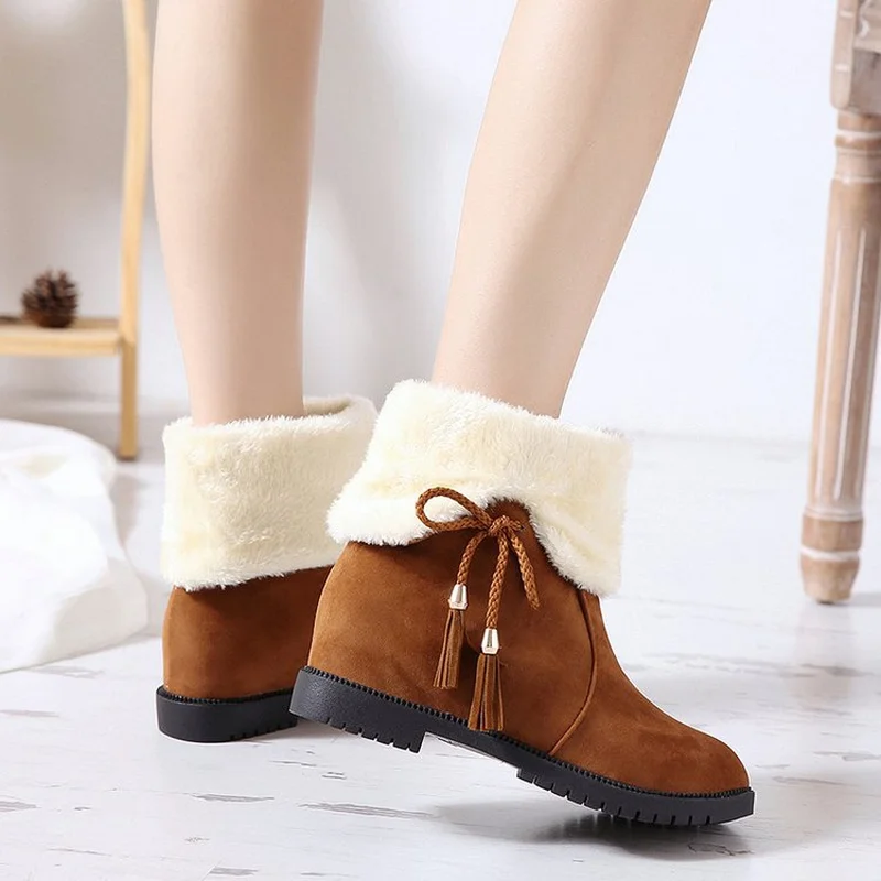 The new 2018 ms boots short tube in winter to keep warm and velvet with thick cotton shoes flat non-slip female
The new 2018 ms boots short tube in winter to keep warm and velvet with thick cotton shoes flat non-slip female