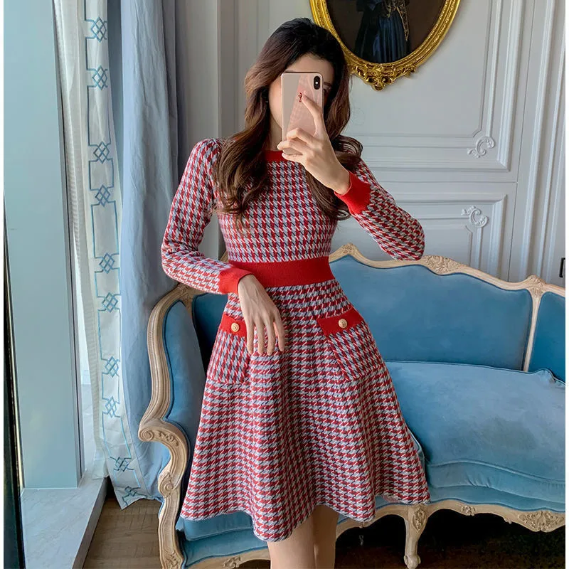 Women Dress Red Plaid Knitted Vintage Mini Dress A-Line Long Sleeve Elegant Short Dress Spring Autumn Winter vestidos 2022
Women Dress Red Plaid Knitted Vintage Mini Dress A-Line Long Sleeve Elegant Short Dress Spring Autumn Winter vestidos 2022