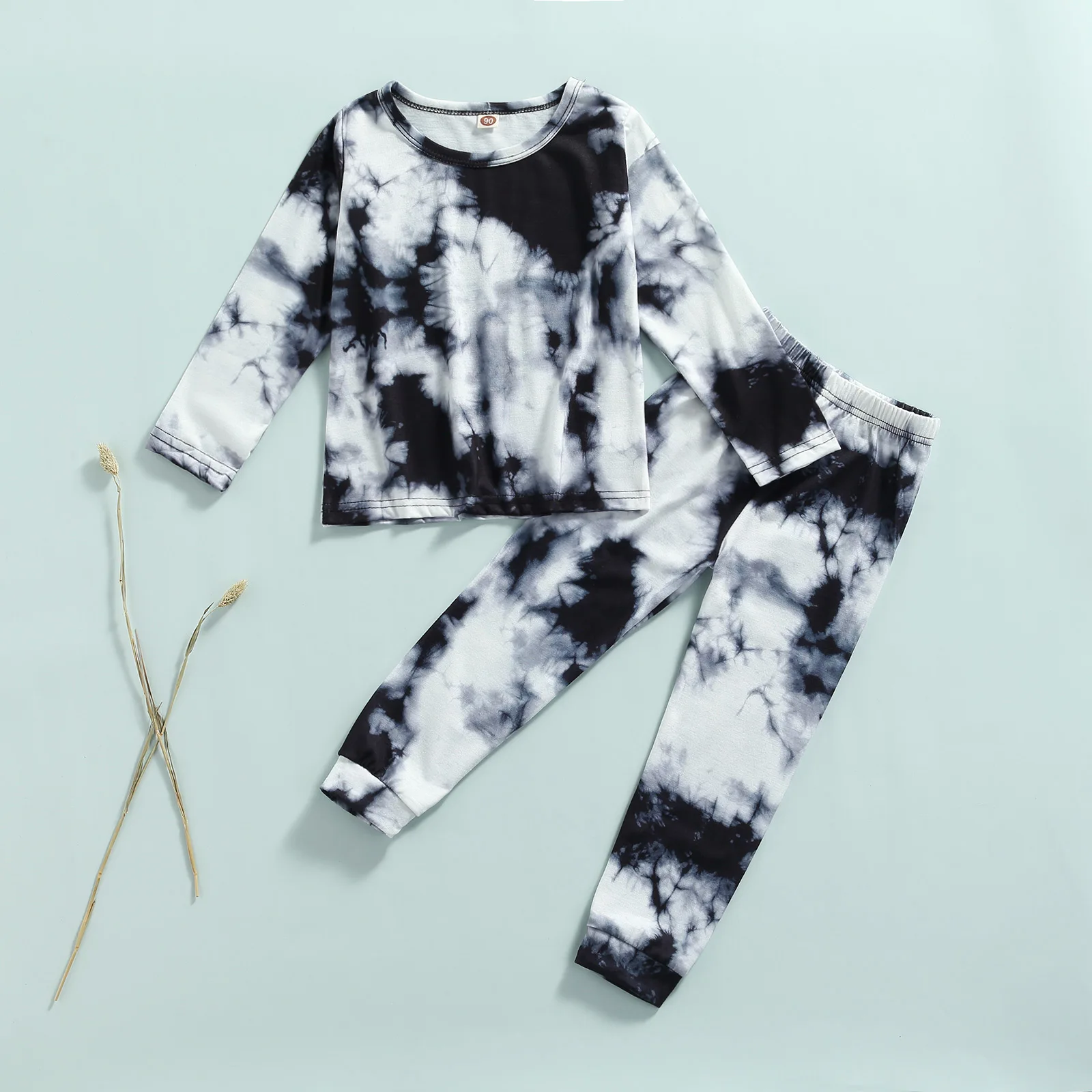 Children’s Casual T-shirt and Trousers Set Fashion Tie-dye Long Sleeve Tops and Long Pants
Children’s Casual T-shirt and Trousers Set Fashion Tie-dye Long Sleeve Tops and Long Pants